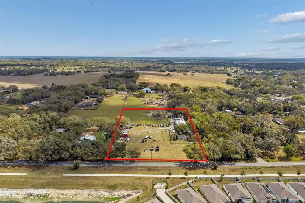 8302 Wire Road Zephyrhills FL 33540