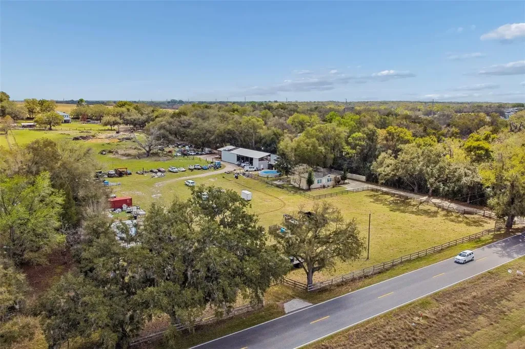 8302 Wire Road Zephyrhills FL 33540