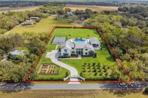 8302 Wire Road Zephyrhills FL 33540