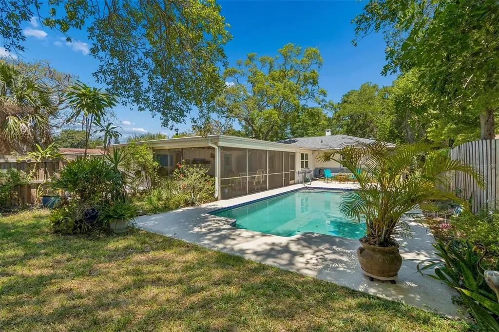 6214 8th Avenue S Gulfport FL 33707