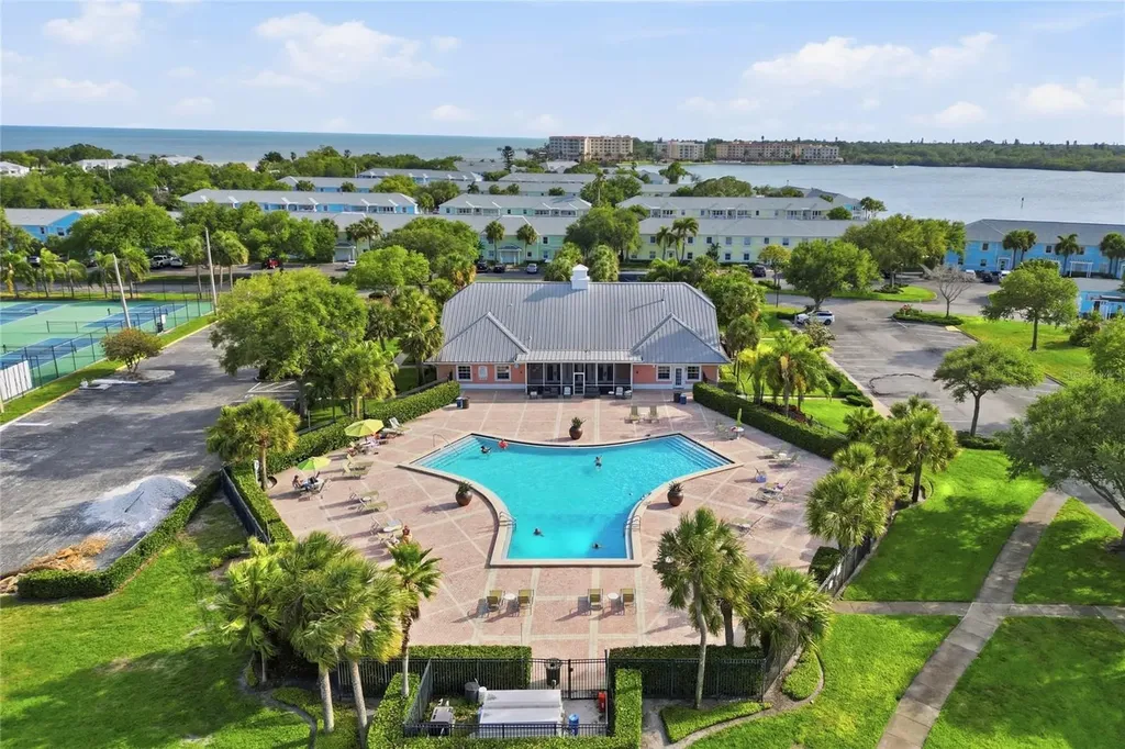 4754 Cobia Drive SE St Petersburg FL 33705