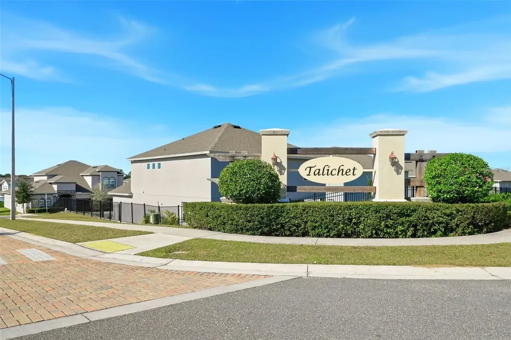 575 Avila Place Howey In The Hills FL 34737