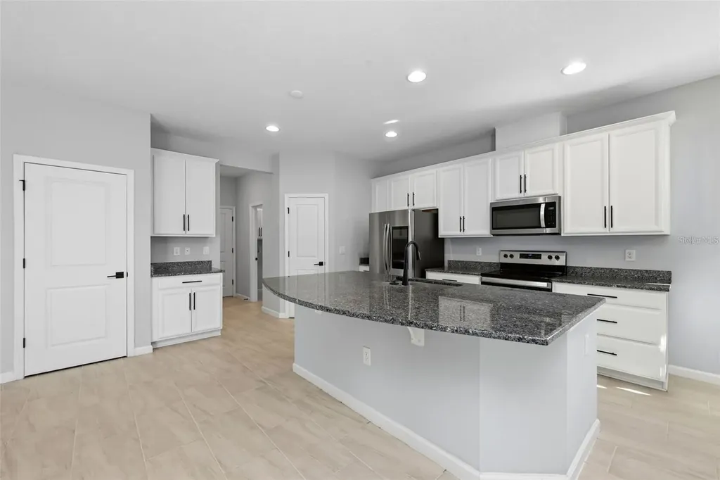 575 Avila Place Howey In The Hills FL 34737