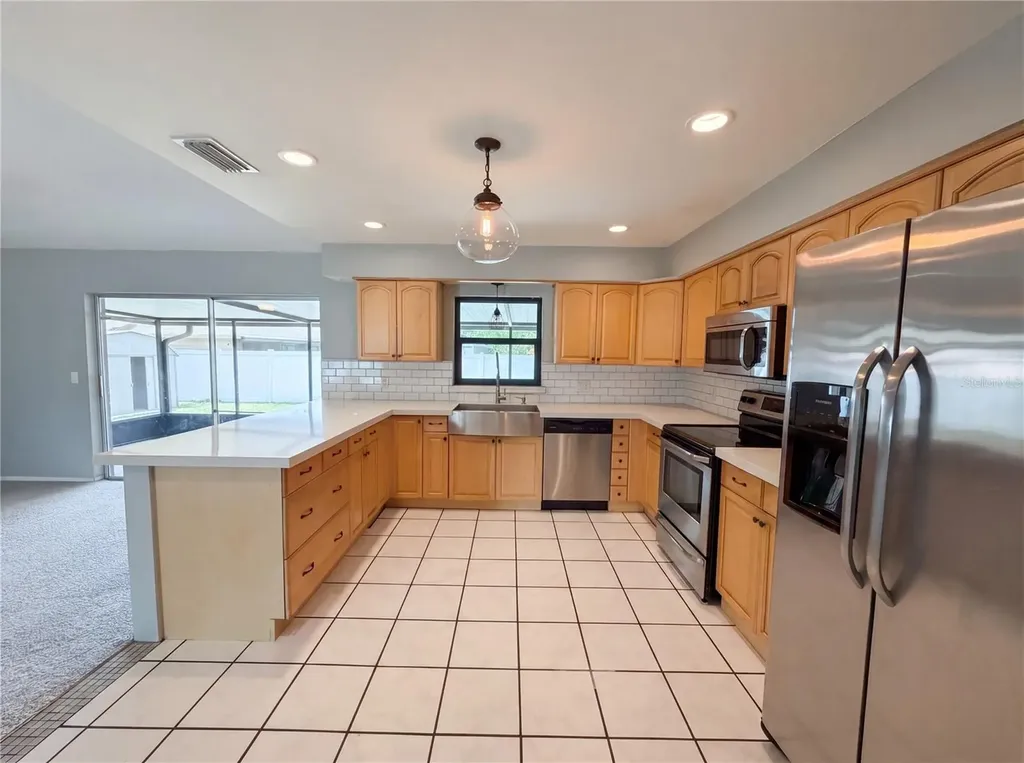 17621 Meadowbridge Drive Lutz FL 33549