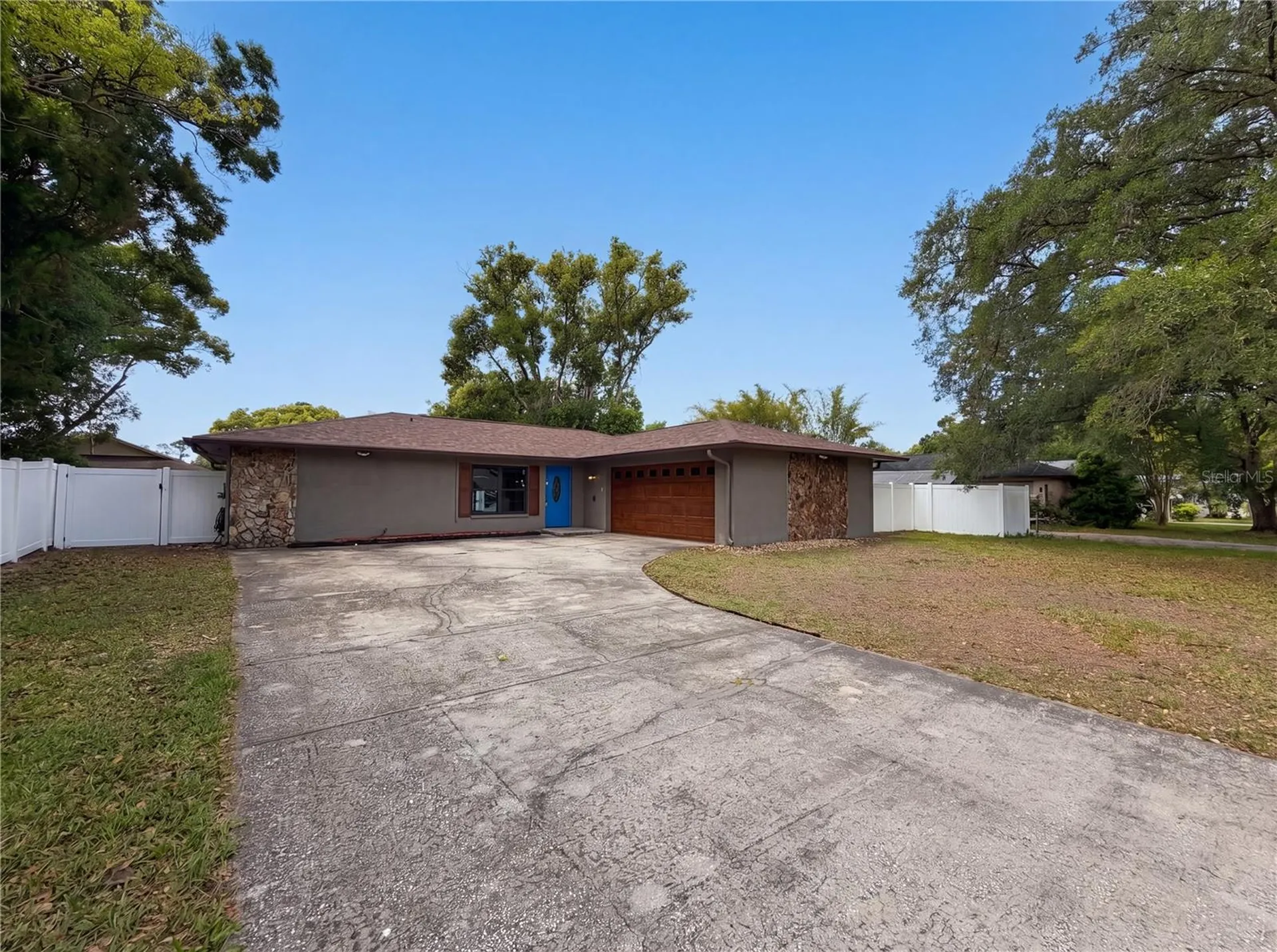17621 Meadowbridge Drive Lutz FL 33549