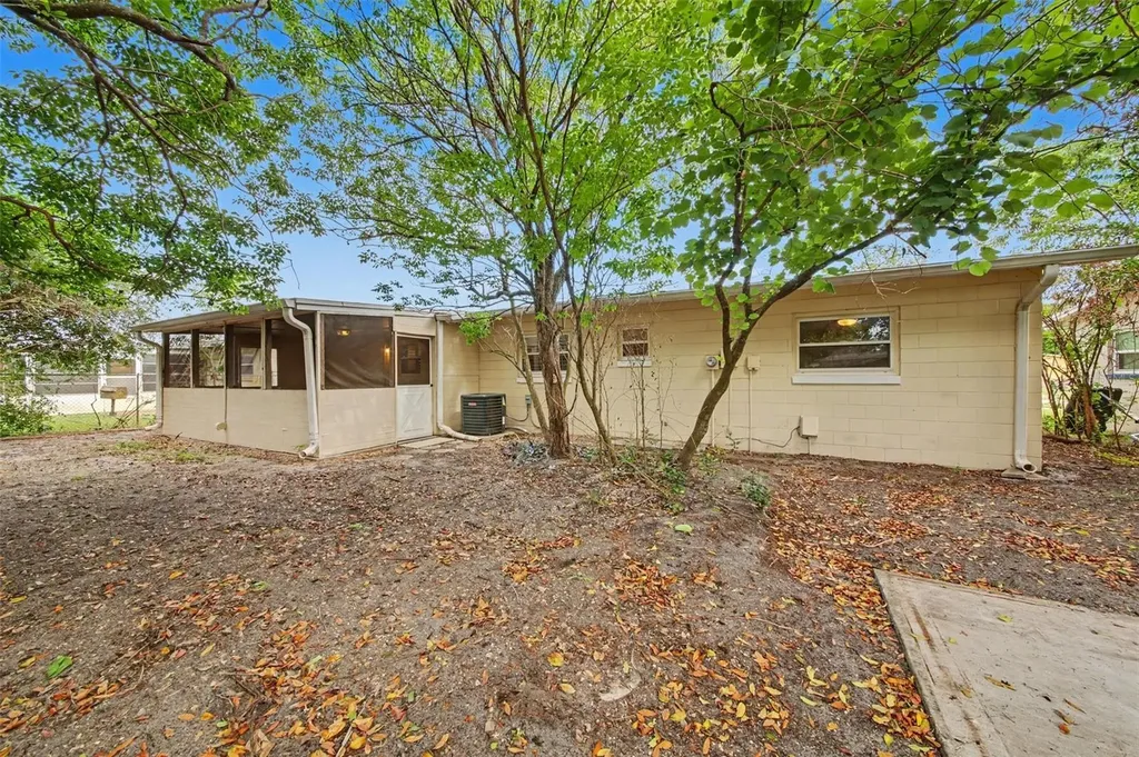 722 Galsworthy Avenue Orlando FL 32809