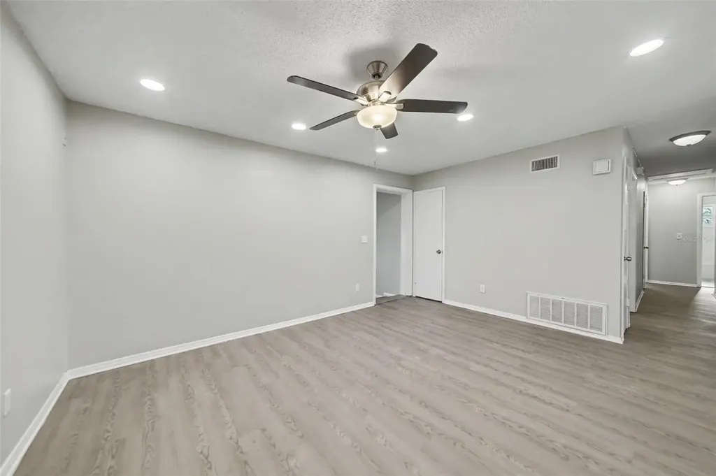 722 Galsworthy Avenue Orlando FL 32809