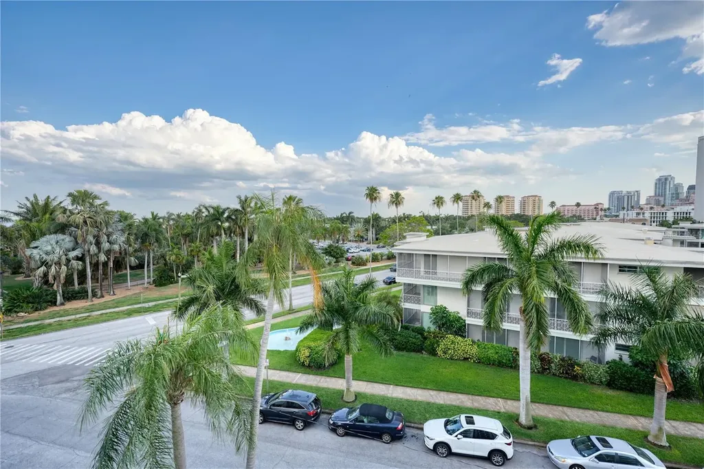 1100 N Shore Drive NE St Petersburg FL 33701