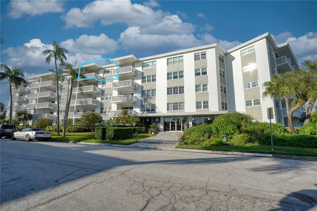 1100 N Shore Drive NE St Petersburg FL 33701