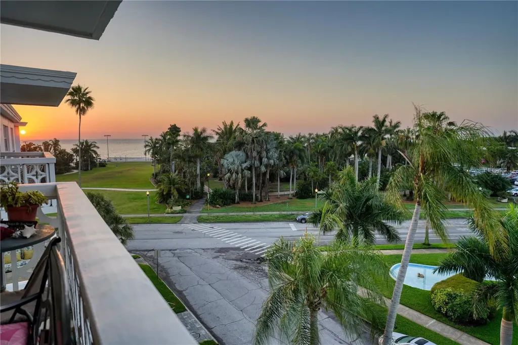 1100 N Shore Drive NE St Petersburg FL 33701