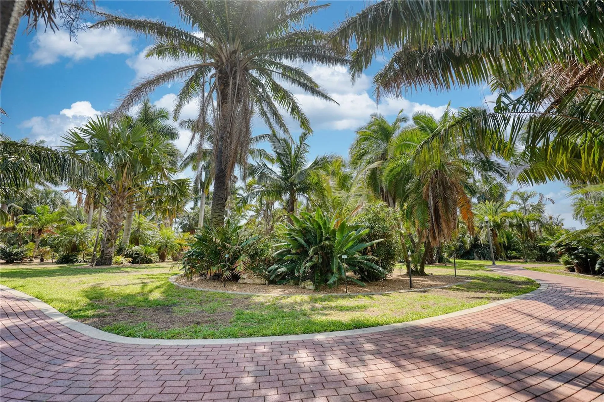 1100 N Shore Drive NE St Petersburg FL 33701