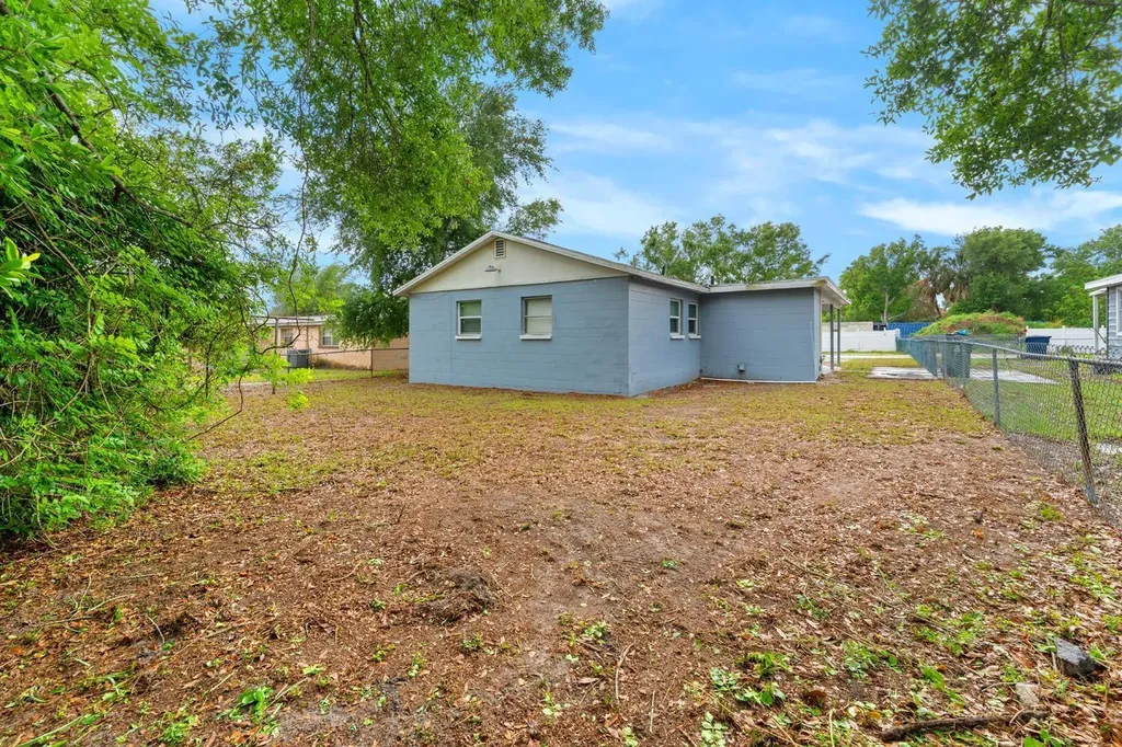 2906 E Genesee Street Tampa FL 33610