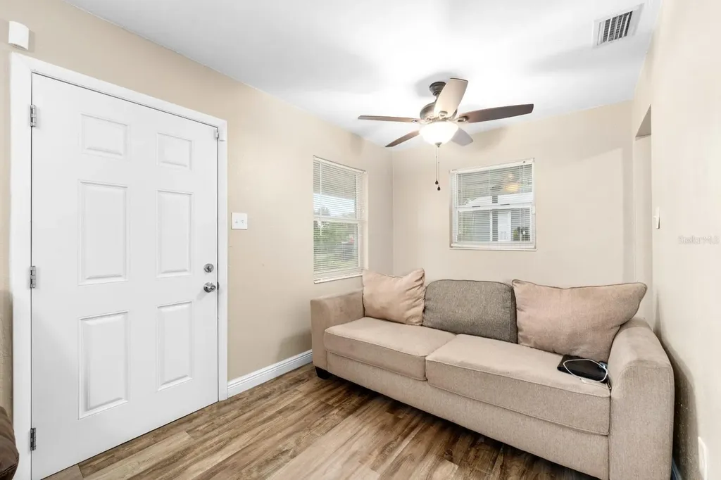 2906 E Genesee Street Tampa FL 33610