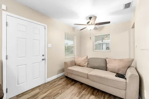 2906 E Genesee Street Tampa FL 33610