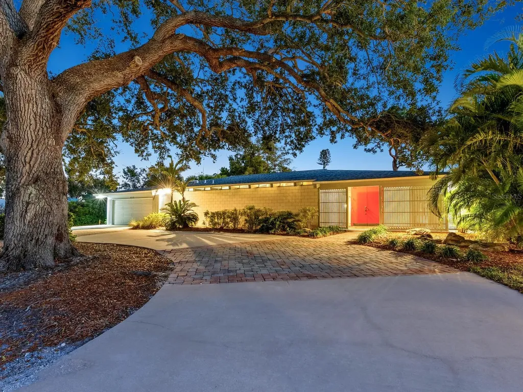 820 Whitfield Avenue Sarasota FL 34243