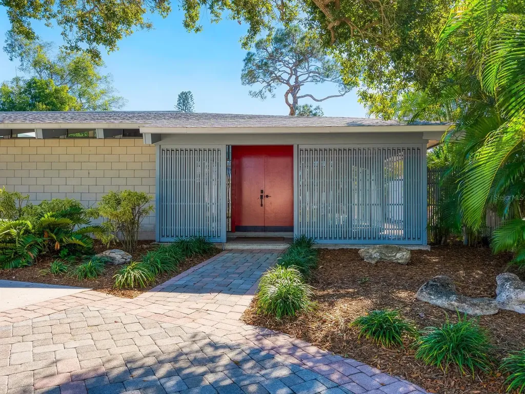 820 Whitfield Avenue Sarasota FL 34243