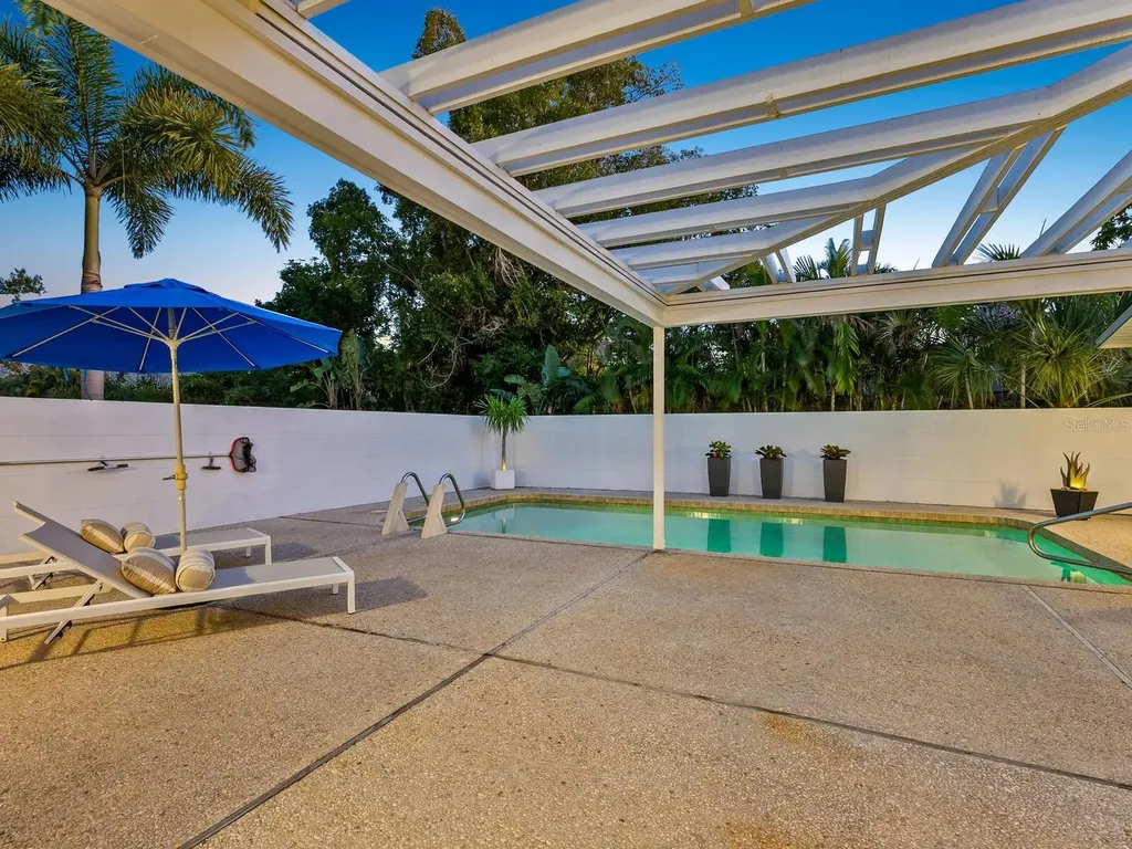 820 Whitfield Avenue Sarasota FL 34243