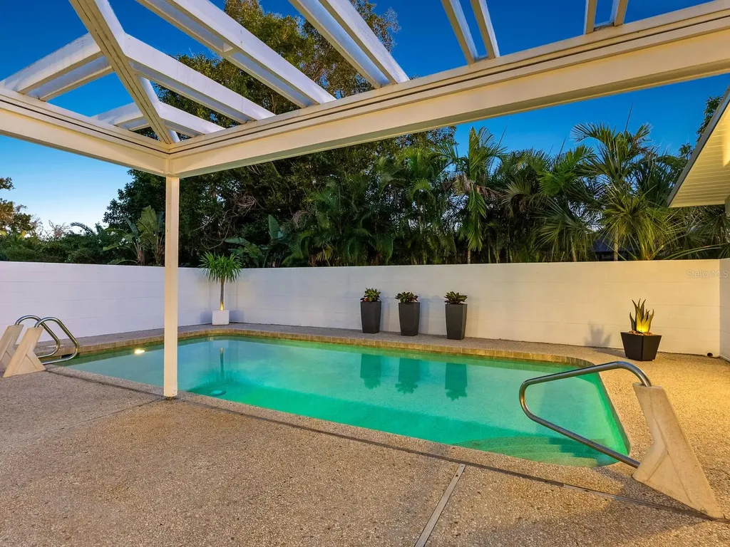 820 Whitfield Avenue Sarasota FL 34243