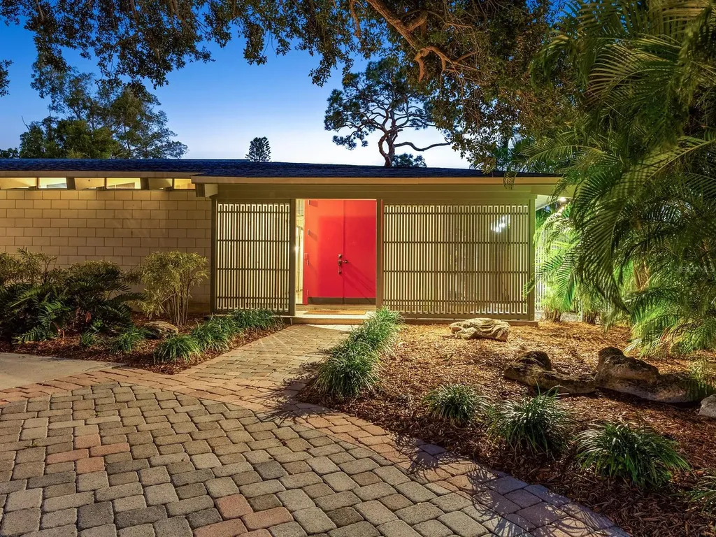 820 Whitfield Avenue Sarasota FL 34243