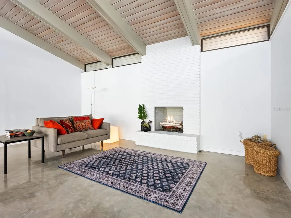 820 Whitfield Avenue Sarasota FL 34243