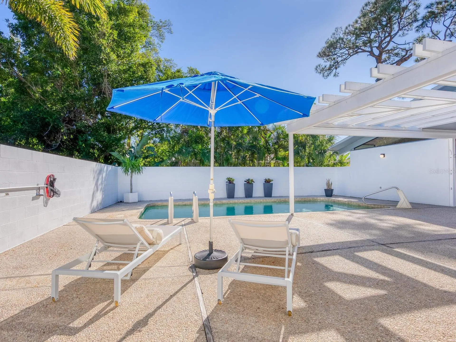 820 Whitfield Avenue Sarasota FL 34243