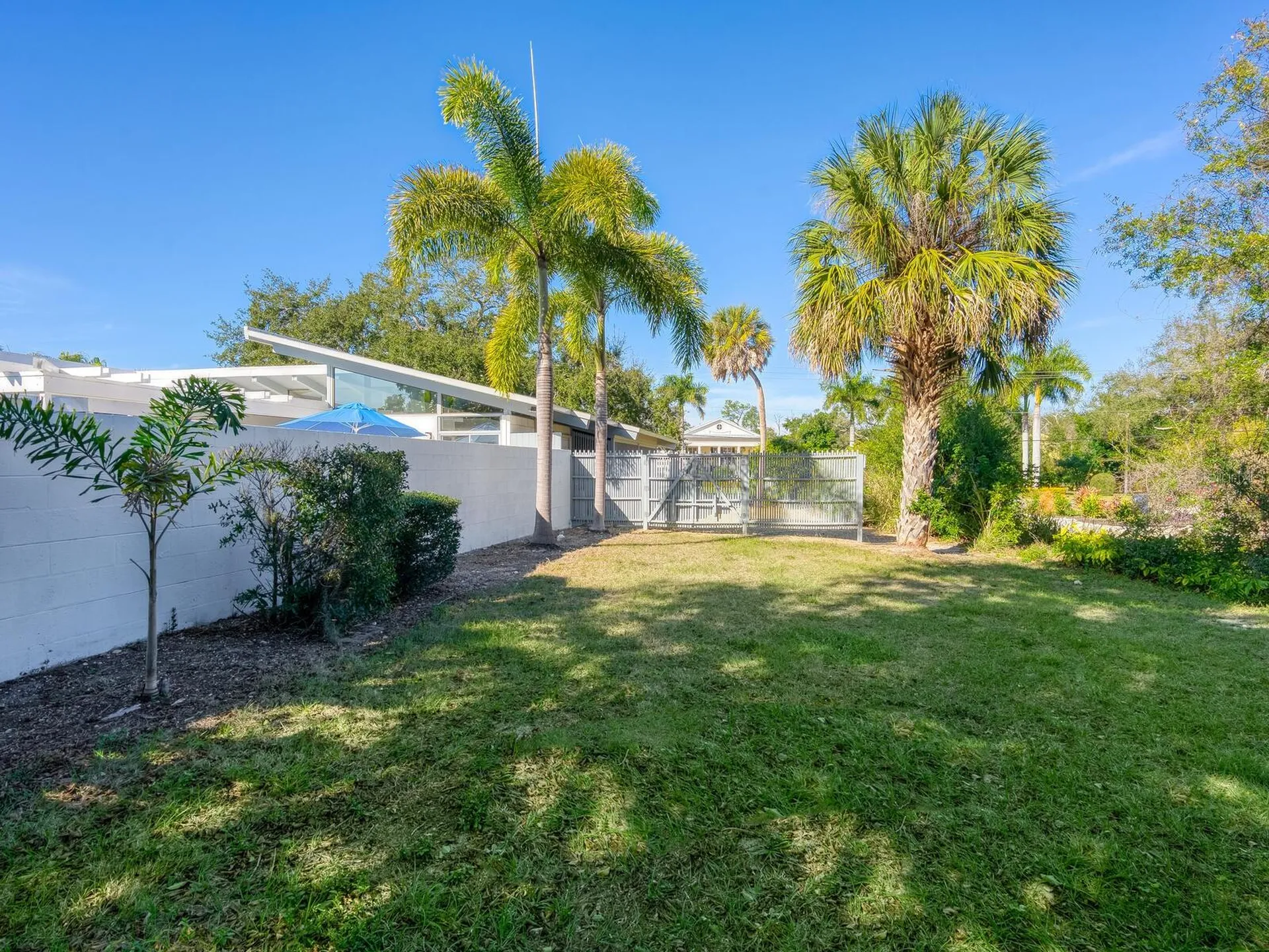 820 Whitfield Avenue Sarasota FL 34243