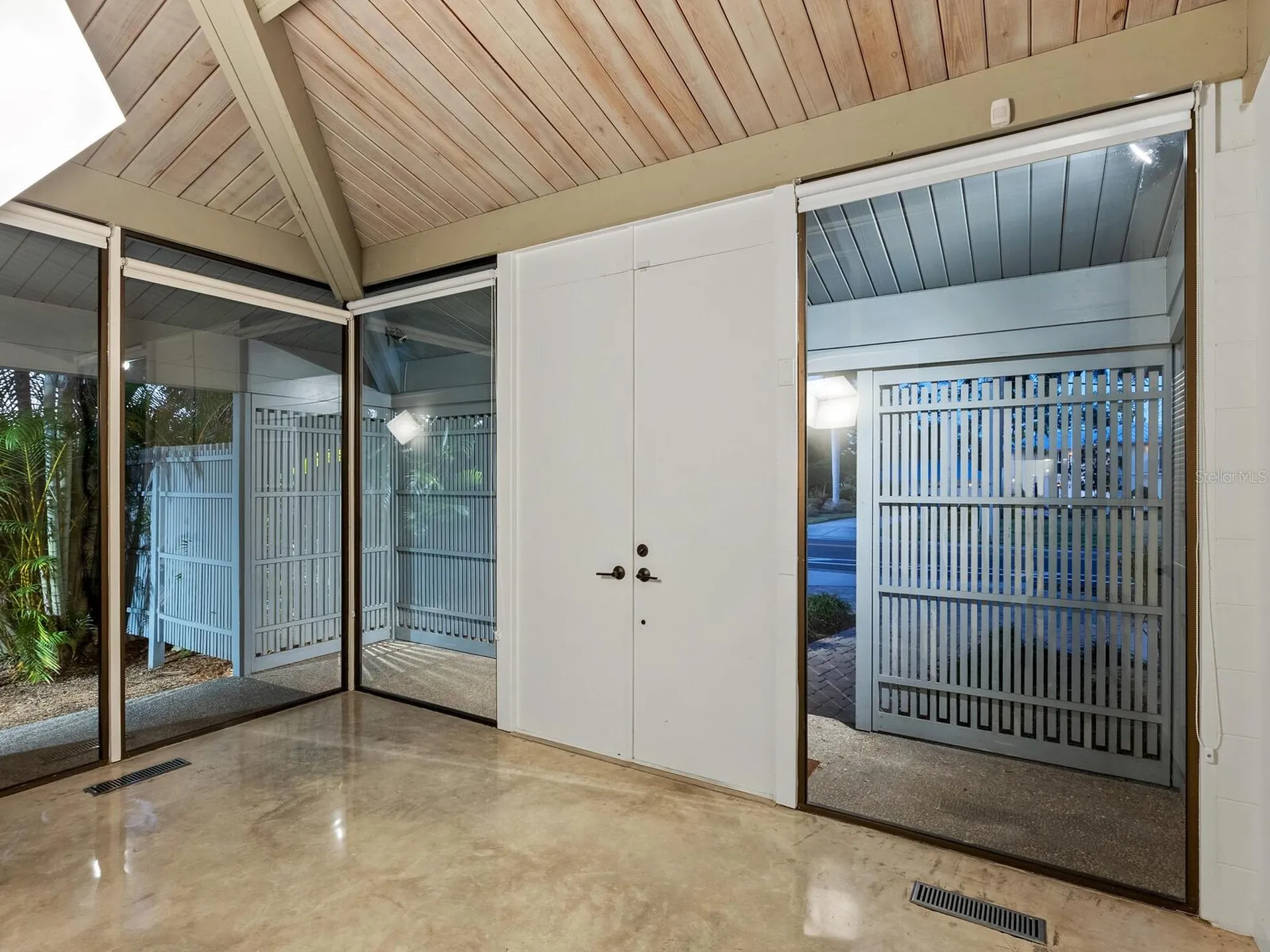820 Whitfield Avenue Sarasota FL 34243