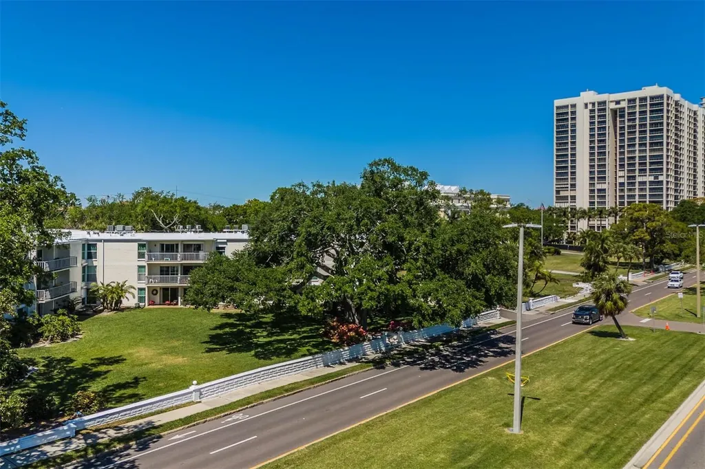3325 Bayshore Boulevard Tampa FL 33629