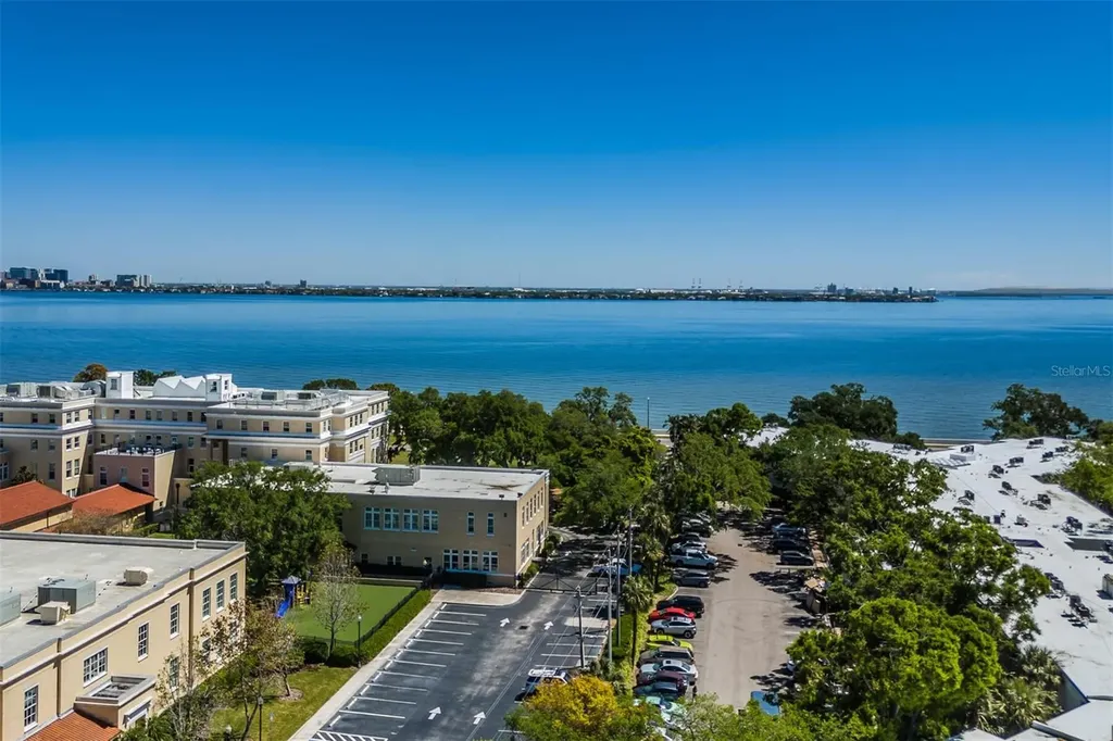 3325 Bayshore Boulevard Tampa FL 33629