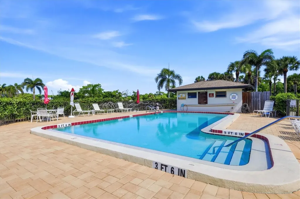 4528 Longwater Sarasota FL 34235