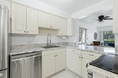 4528 Longwater Sarasota FL 34235