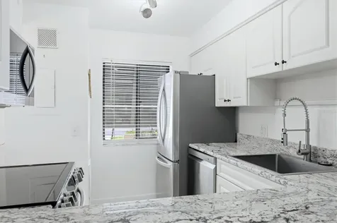 4528 Longwater Sarasota FL 34235