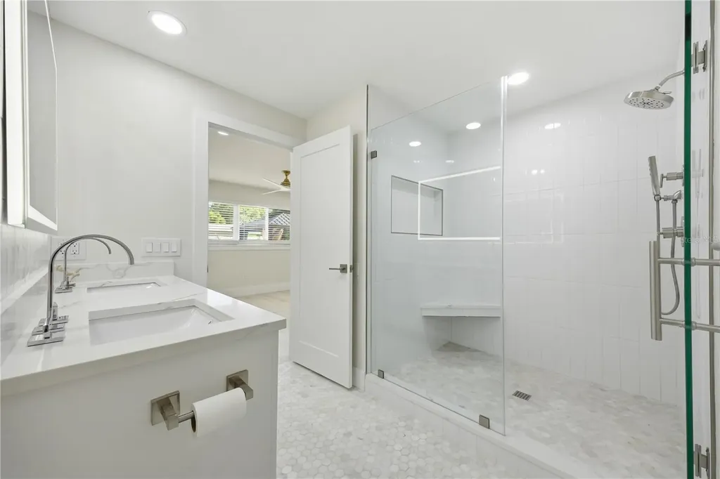 1301 62nd Terrace S St Petersburg FL 33705