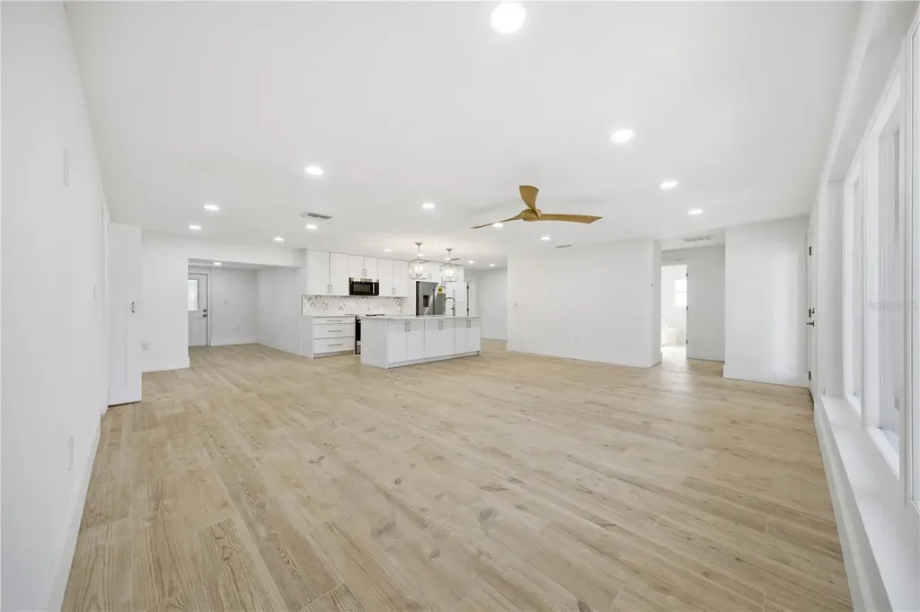 1301 62nd Terrace S St Petersburg FL 33705