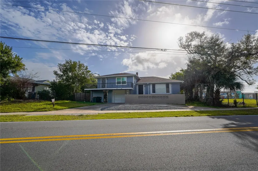 1208 N Halifax Avenue Daytona Beach FL 32118