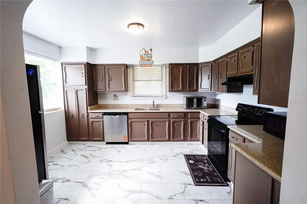 1208 N Halifax Avenue Daytona Beach FL 32118