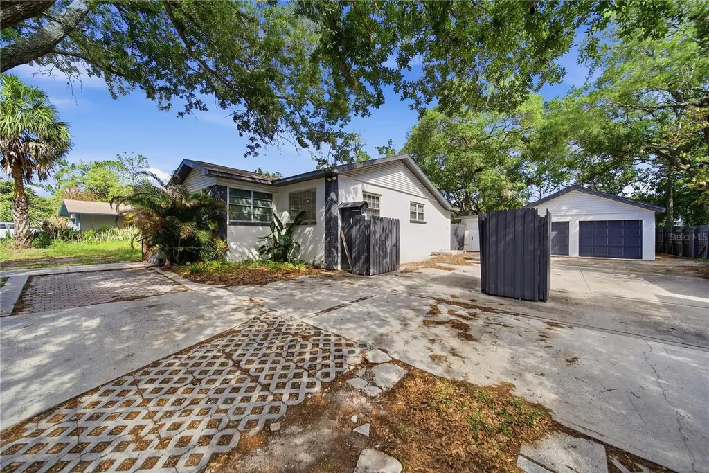 9505 Takomah Trail Tampa FL 33617