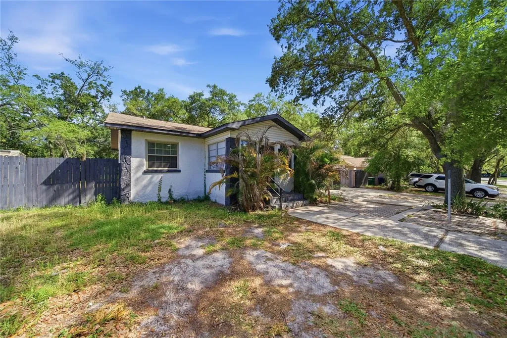9505 Takomah Trail Tampa FL 33617