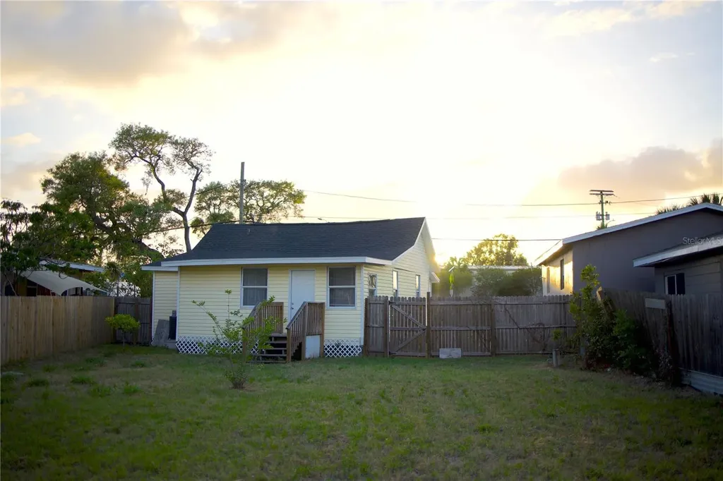 1109 Blanche B Littlejohn Trail Clearwater FL 33755