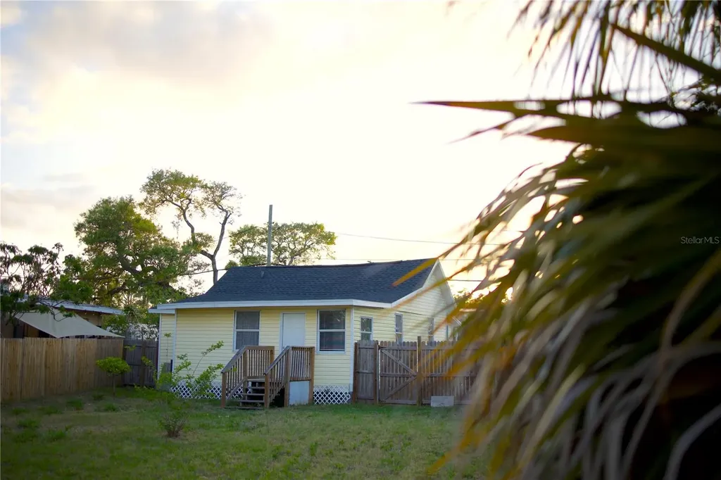 1109 Blanche B Littlejohn Trail Clearwater FL 33755