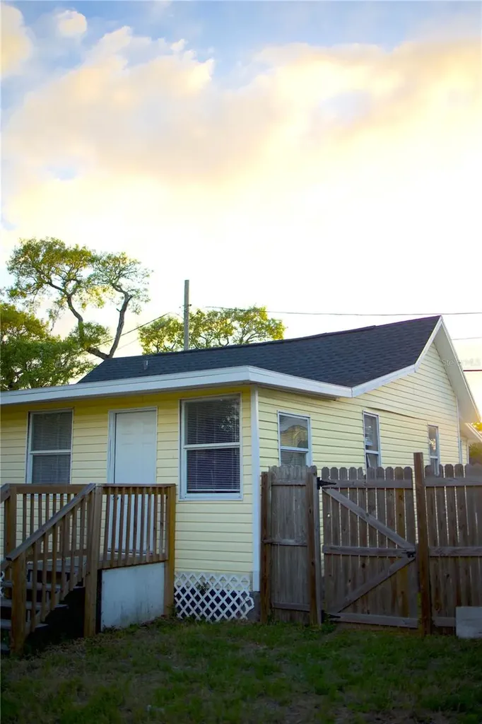 1109 Blanche B Littlejohn Trail Clearwater FL 33755
