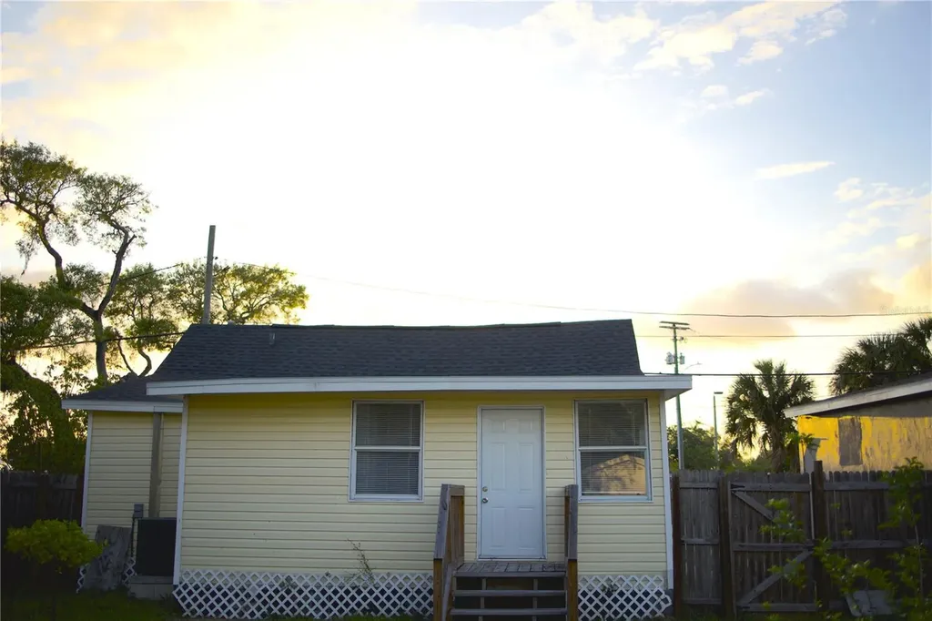 1109 Blanche B Littlejohn Trail Clearwater FL 33755