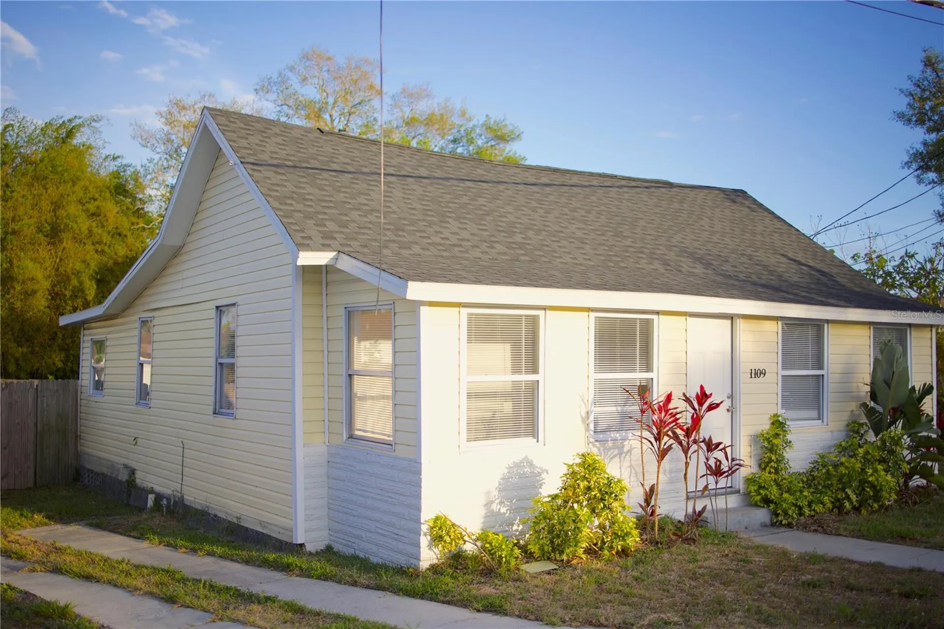 1109 Blanche B Littlejohn Trail Clearwater FL 33755