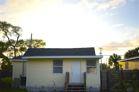 1109 Blanche B Littlejohn Trail Clearwater FL 33755