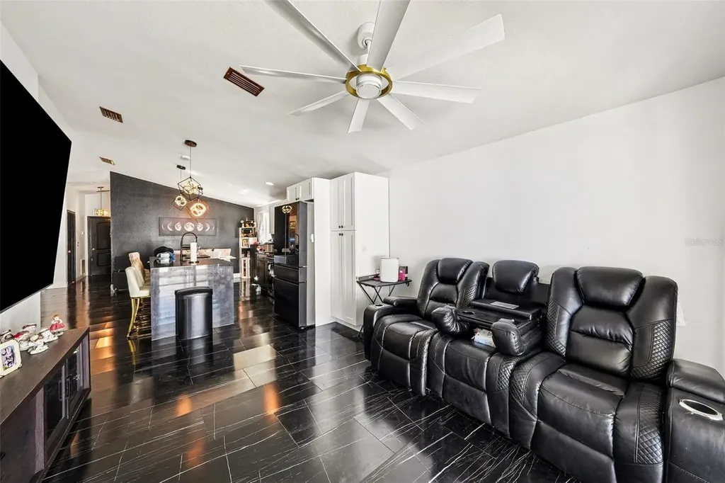 10119 Chimney Hill Court Tampa FL 33615