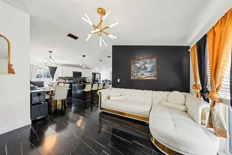 10119 Chimney Hill Court Tampa FL 33615