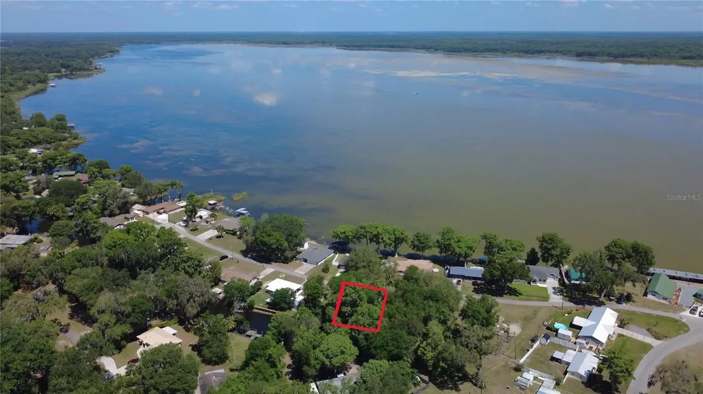 Cr 457 Lake Panasoffkee FL 33538
