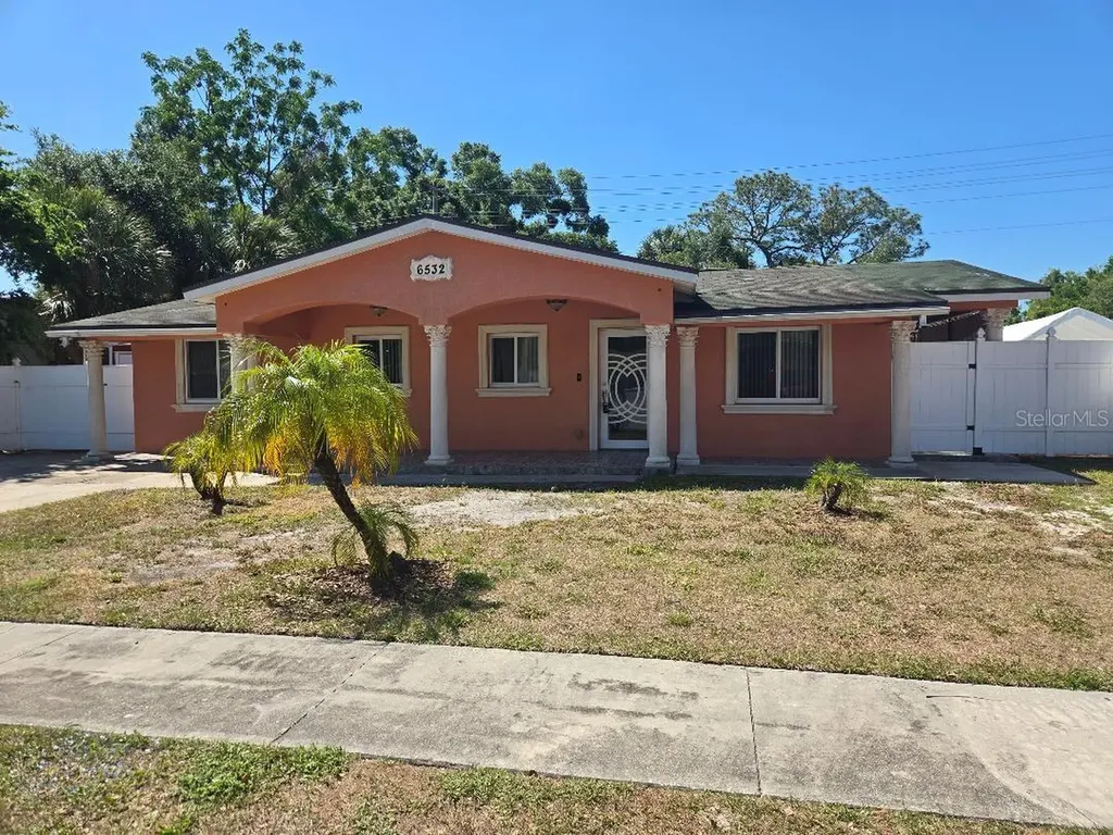 6532 La Mesa Circle Tampa FL 33634