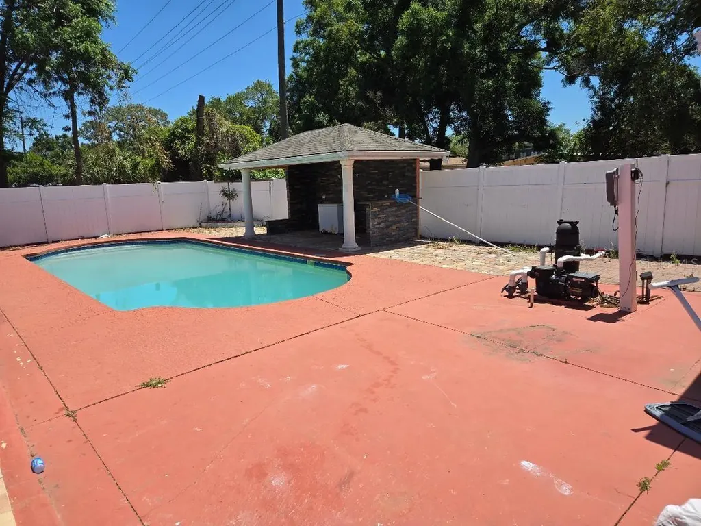 6532 La Mesa Circle Tampa FL 33634