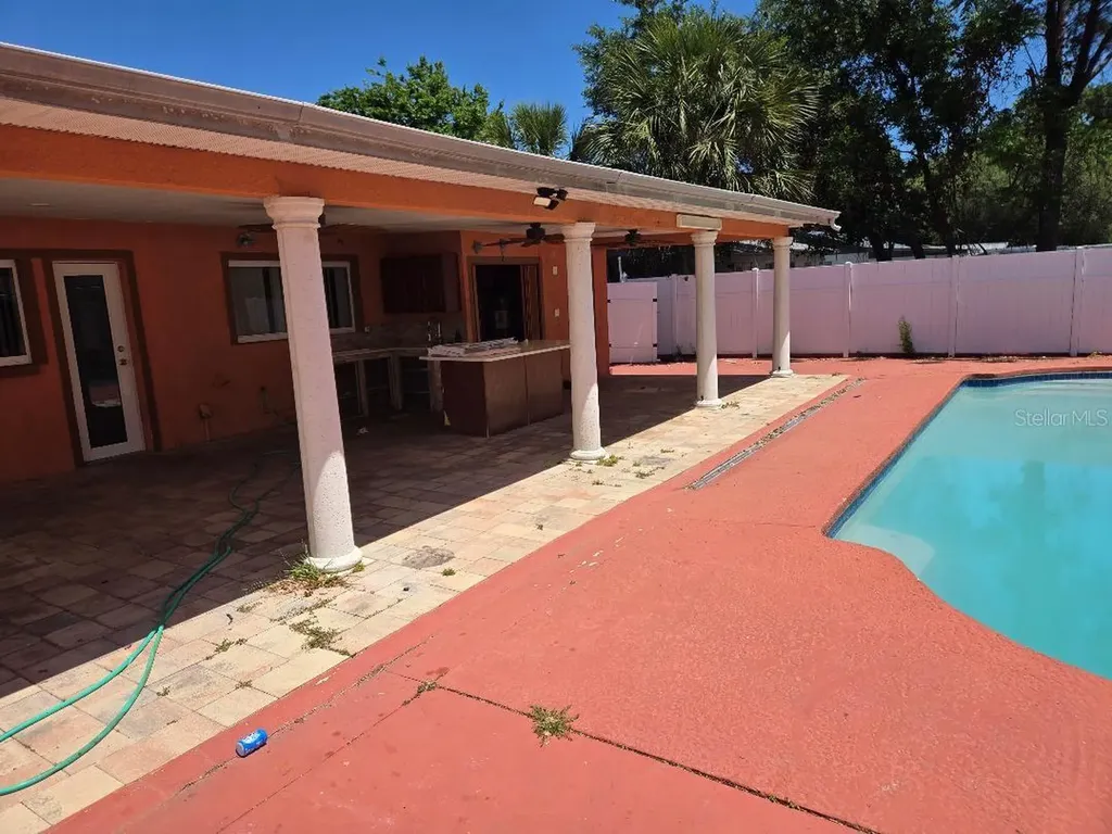 6532 La Mesa Circle Tampa FL 33634